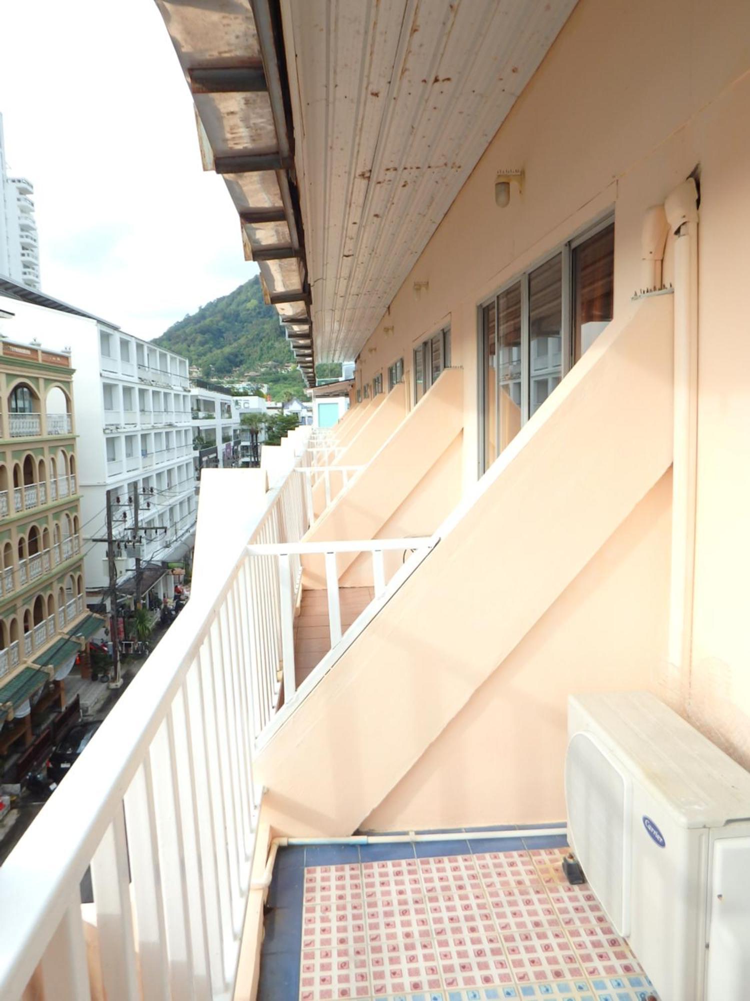 Boomerang Inn Phuket Eksteriør bilde